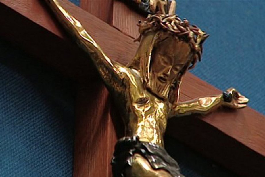 Un symbole rassembleur pour le Québec: le crucifix ou le poêle à bois?